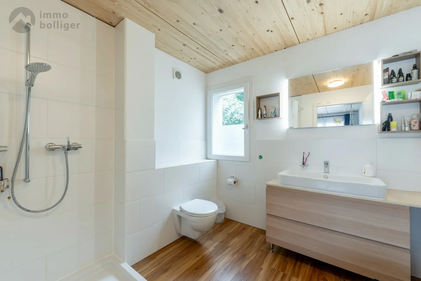 Un «Moyen» de Bonheur - Votre Nouveau Foyer Réunit avec Idylle de Jardin - Photo 15 sur 19