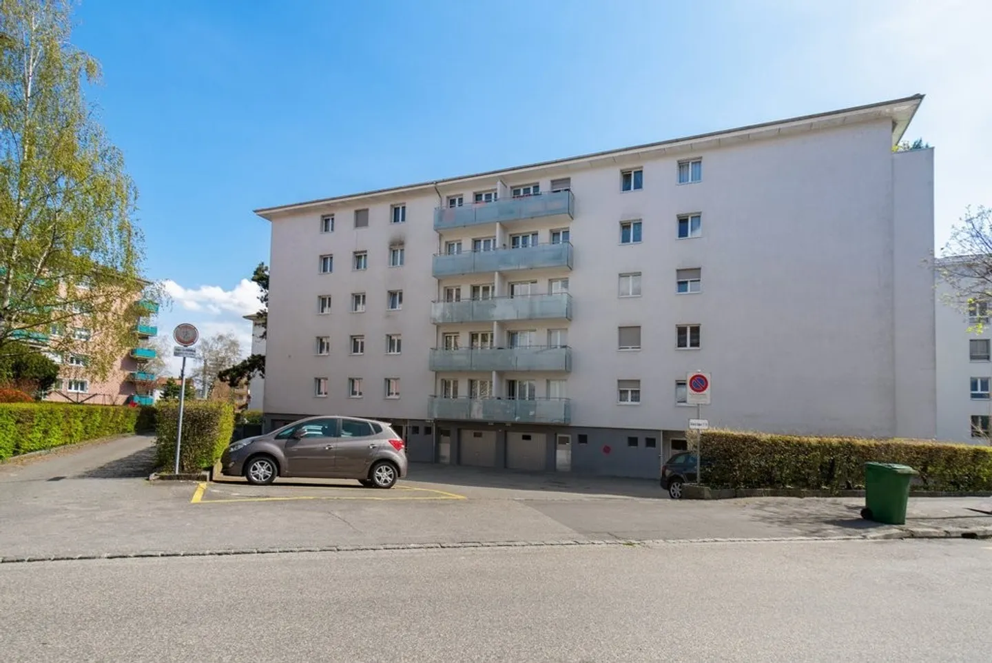 Garage for rent - Photo 2 of 2