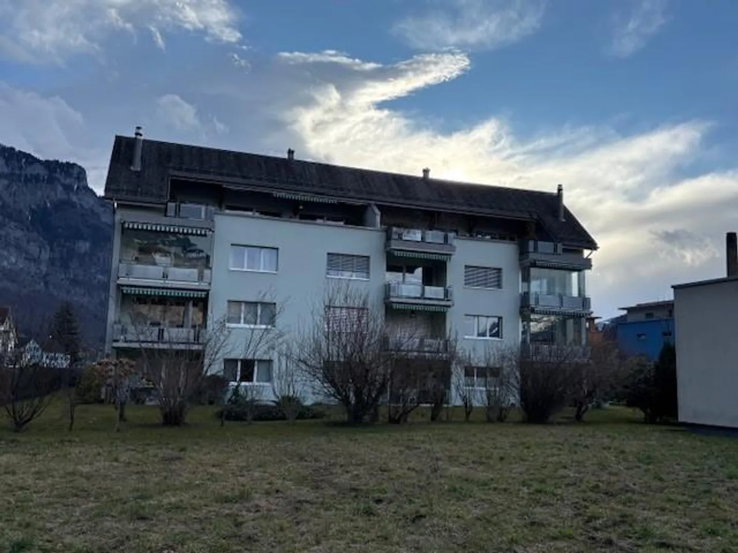 Ampio appartamento di 6 1/2 stanze - Foto 5 di 14