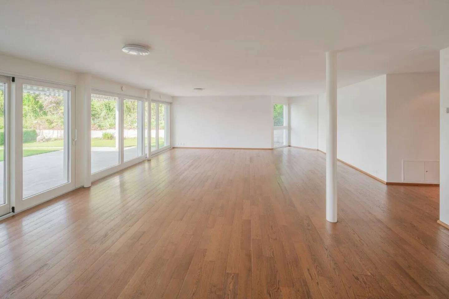 Unique Garden Apartment with Direct Access to the Rhine - Photo 3 of 17