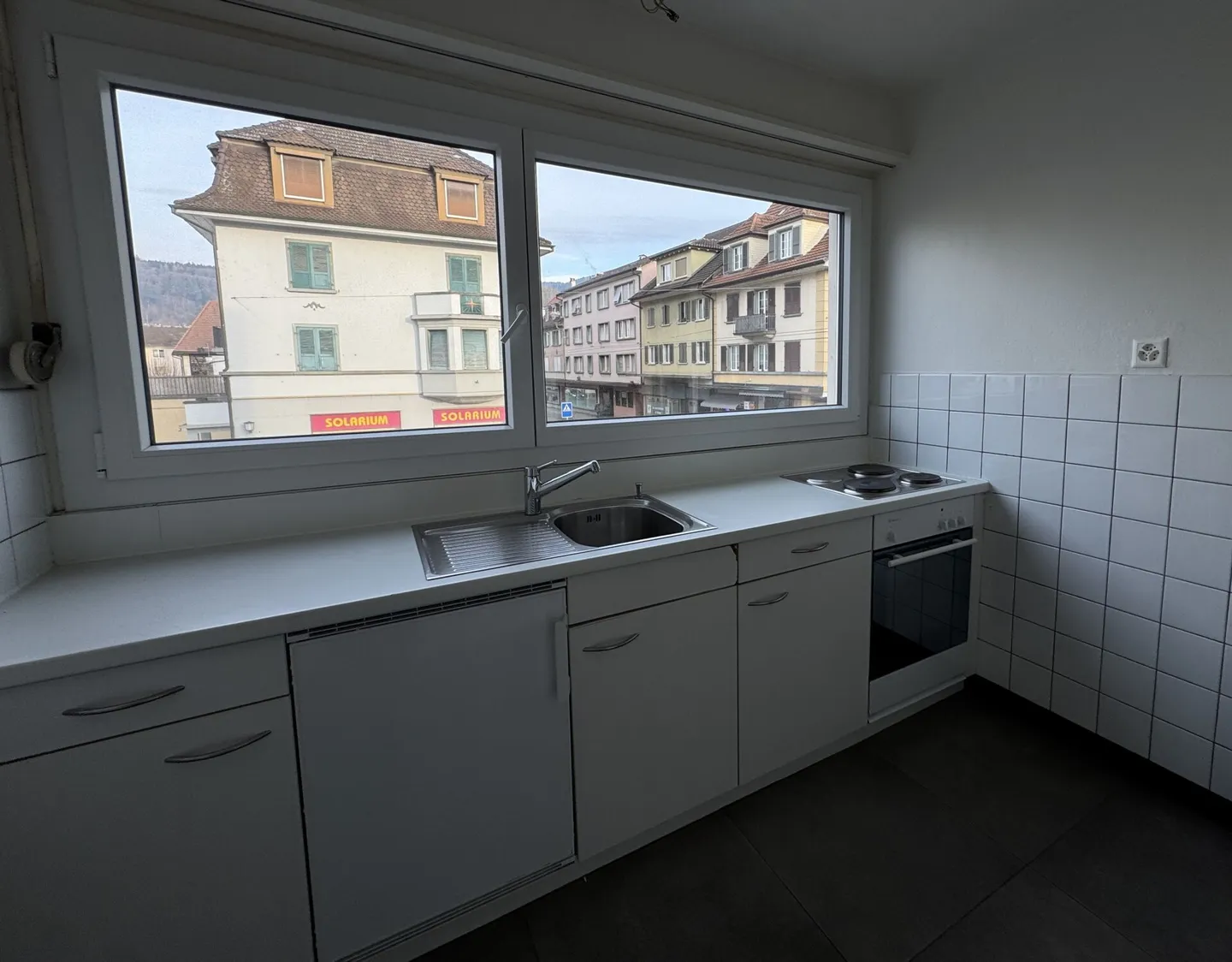 Bienne, 1.5-room apartment on the 1st floor with elevator - Photo 2 of 4