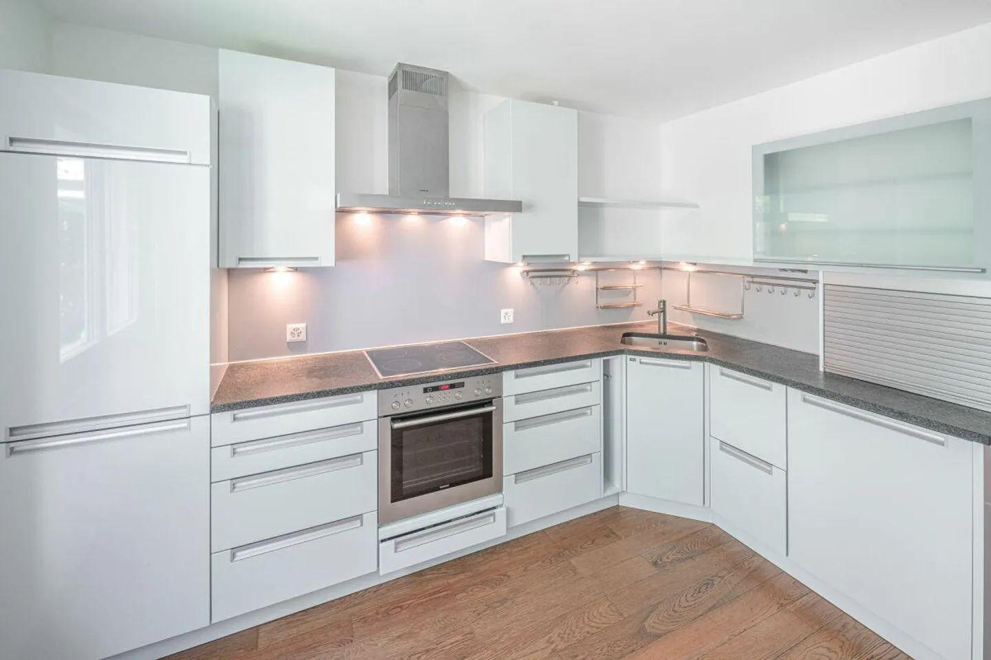 Unique Garden Apartment with Direct Access to the Rhine - Photo 7 of 17