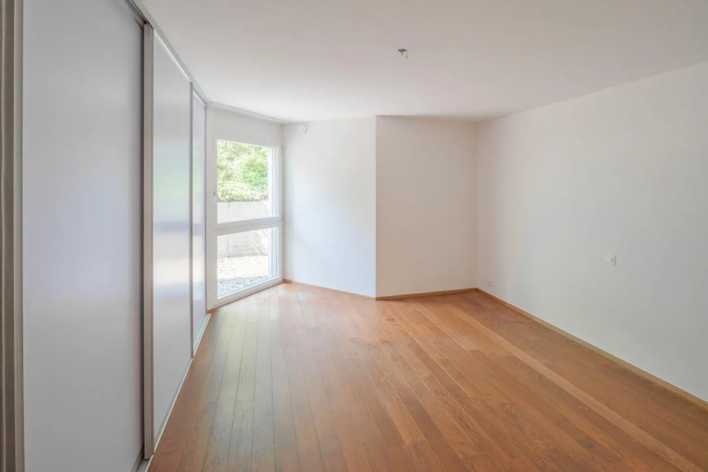 Unique Garden Apartment with Direct Access to the Rhine - Photo 8 of 17