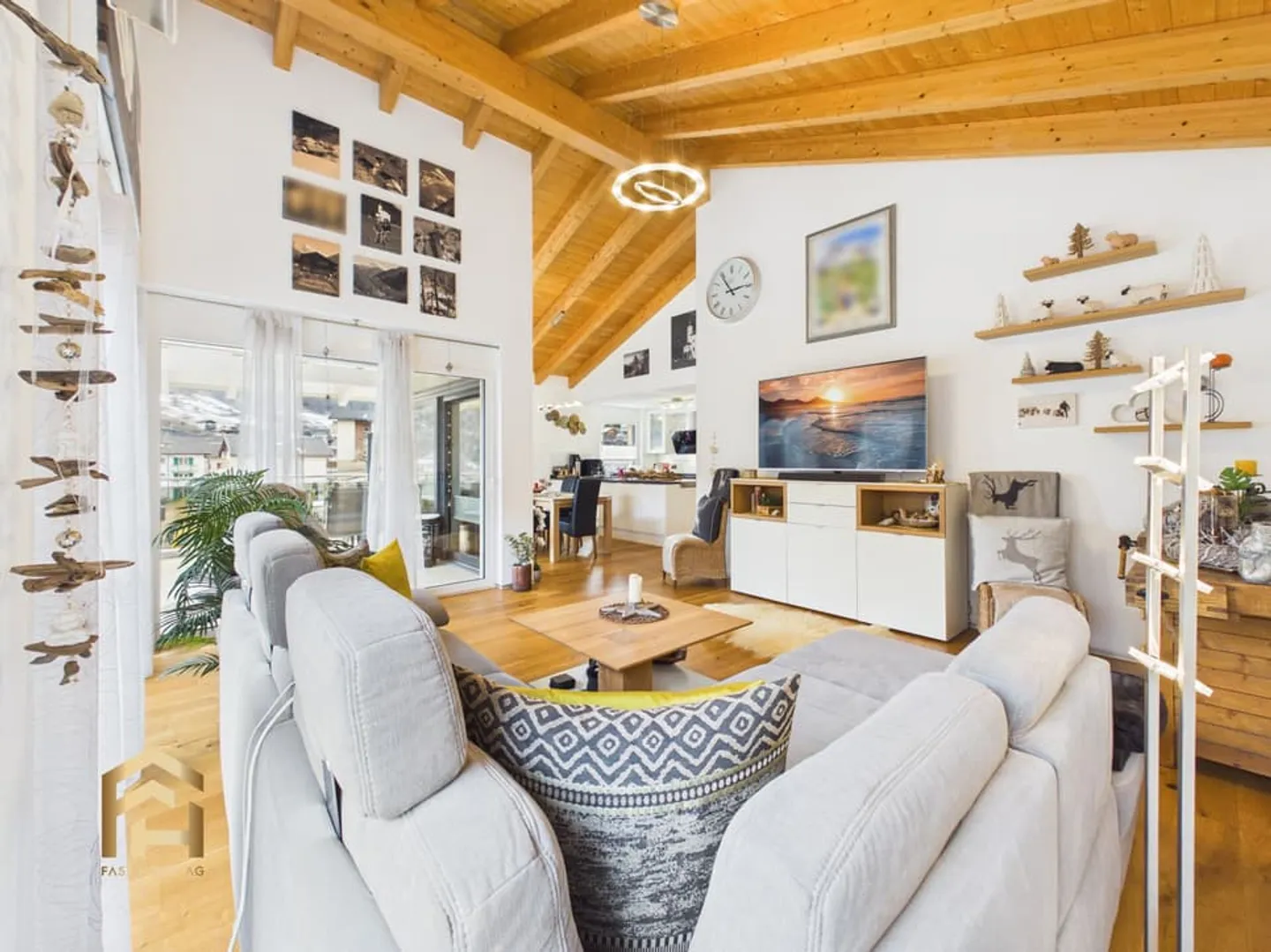Light, Wood and Mountain View: Special 5.5-Room Apartment in Stalden - Photo 2 of 13