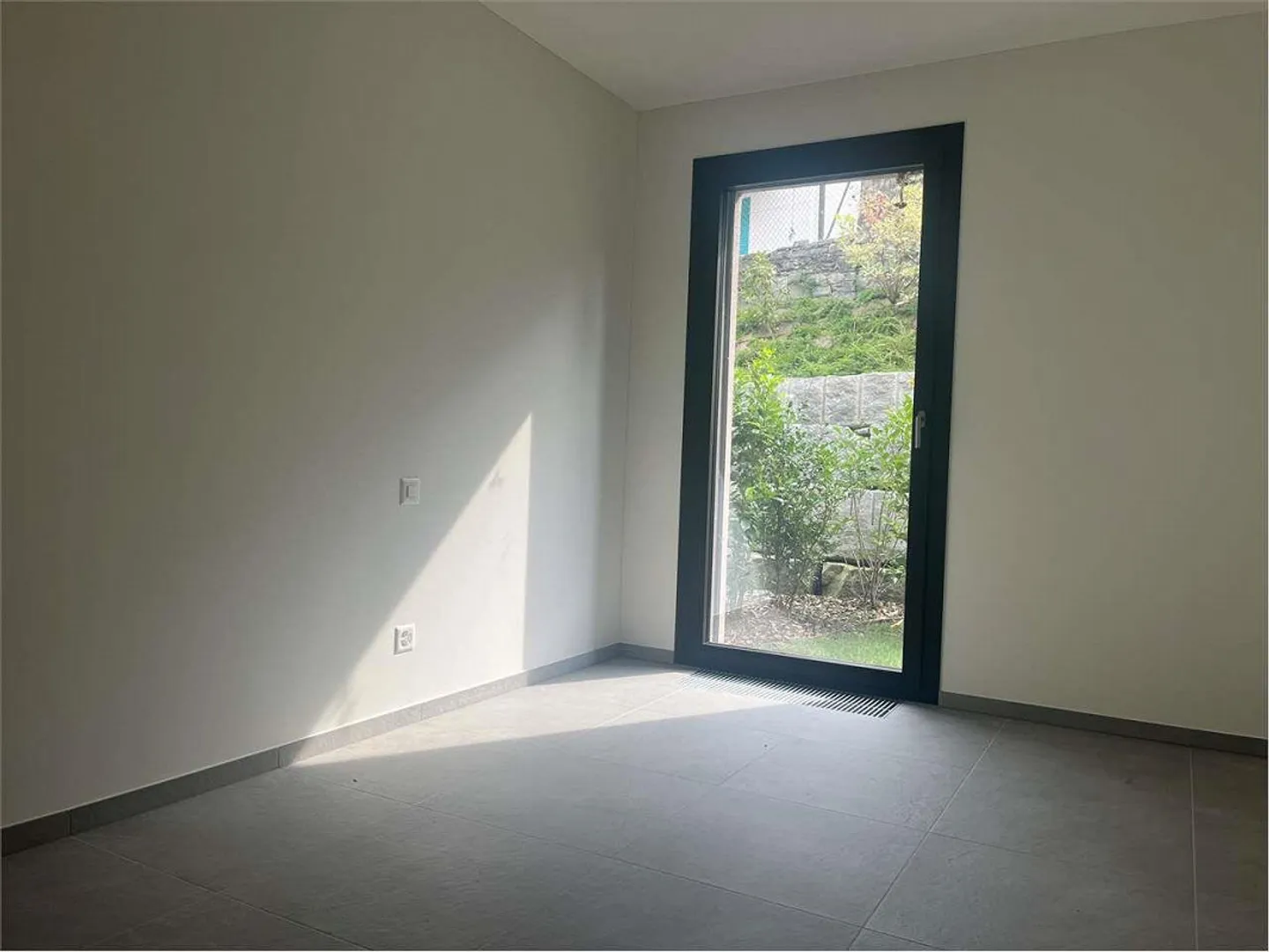 Gordola- bellissimo  appartamento 4.5 con grande giardino - Foto 9 di 13
