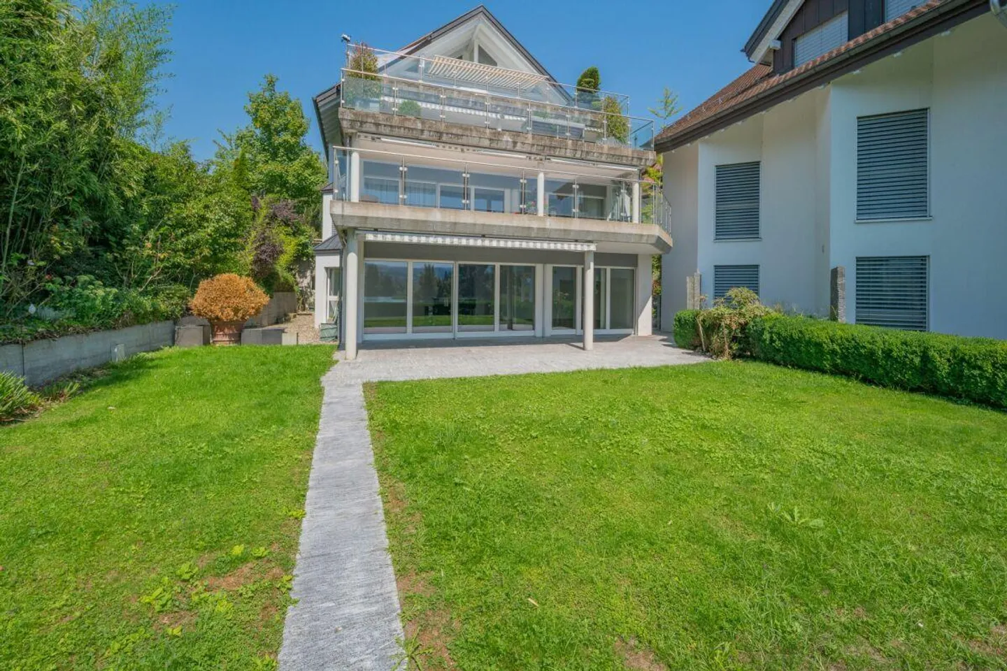 Unique Garden Apartment with Direct Access to the Rhine - Photo 16 of 17