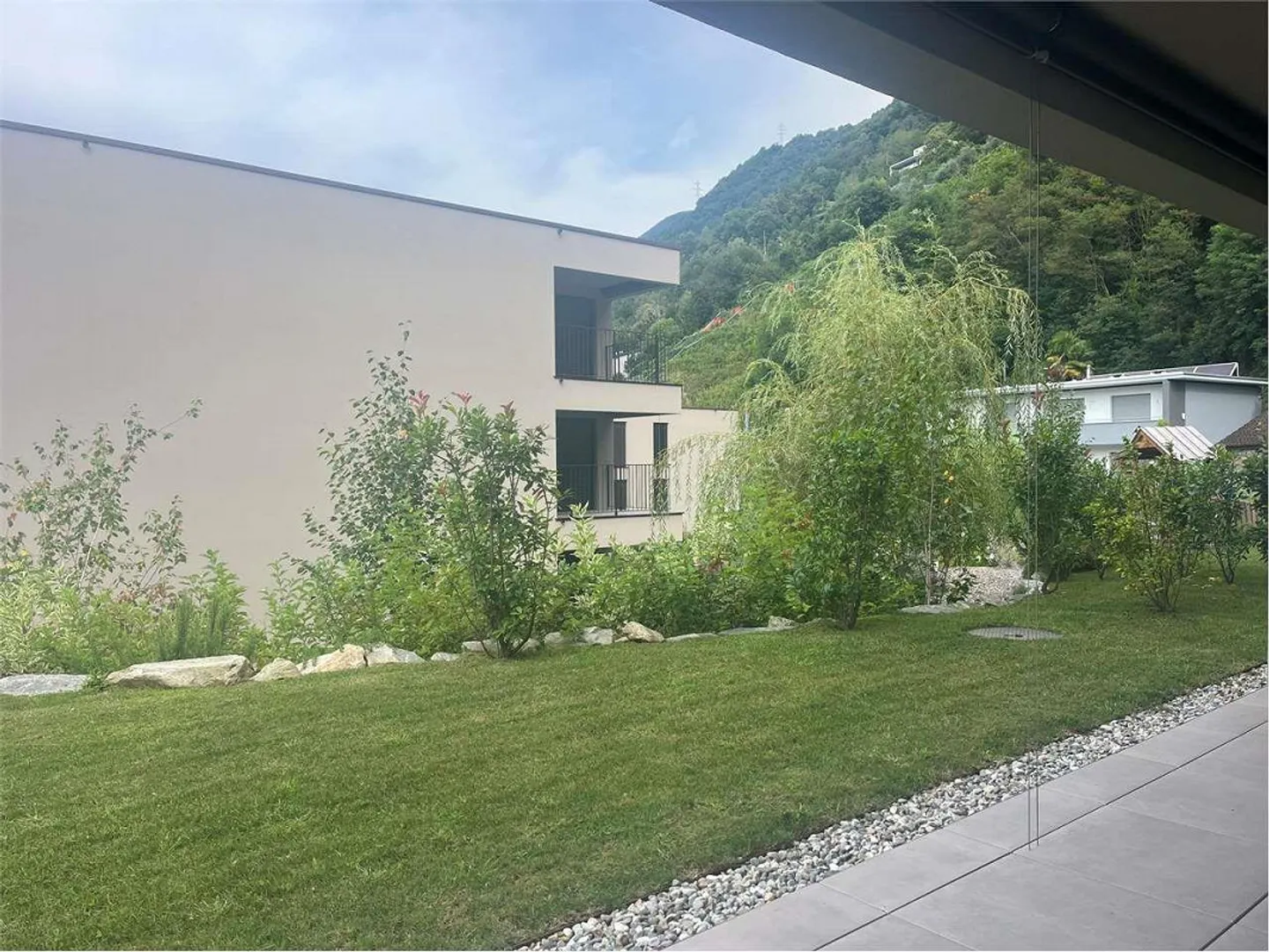 Gordola- bellissimo  appartamento 4.5 con grande giardino - Foto 11 di 13