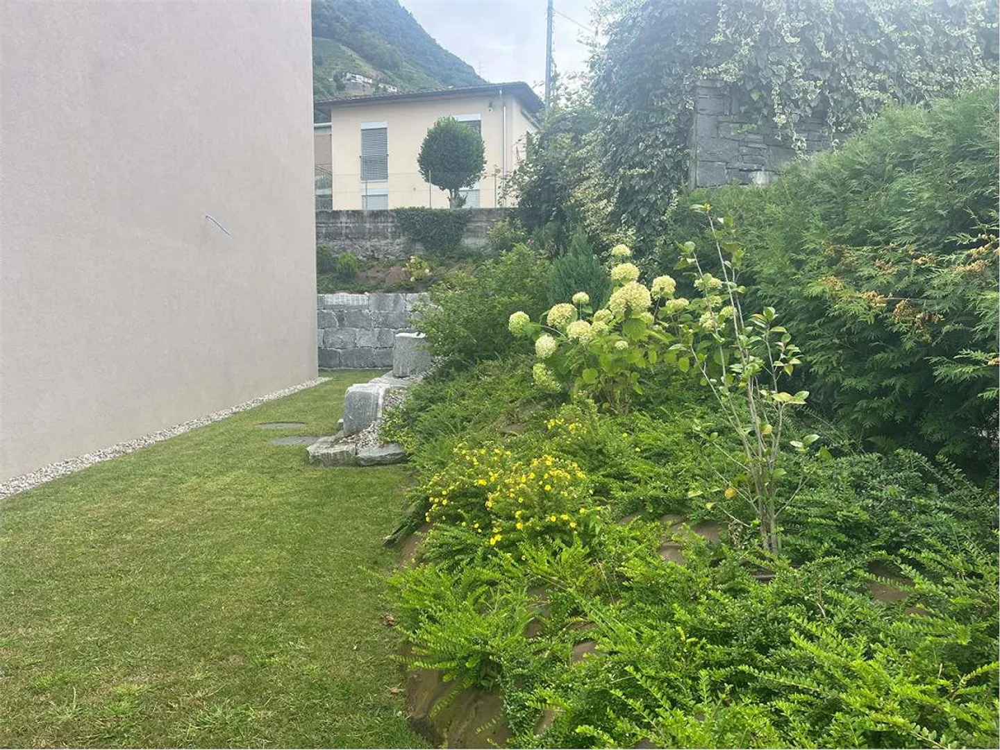 Gordola- bellissimo  appartamento 4.5 con grande giardino - Foto 12 di 13