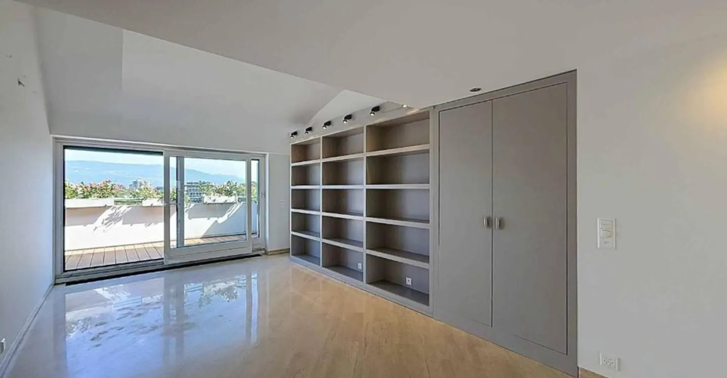 8-room duplex penthouse with panoramic view – Plateau de Frontenex - Photo 2 of 8