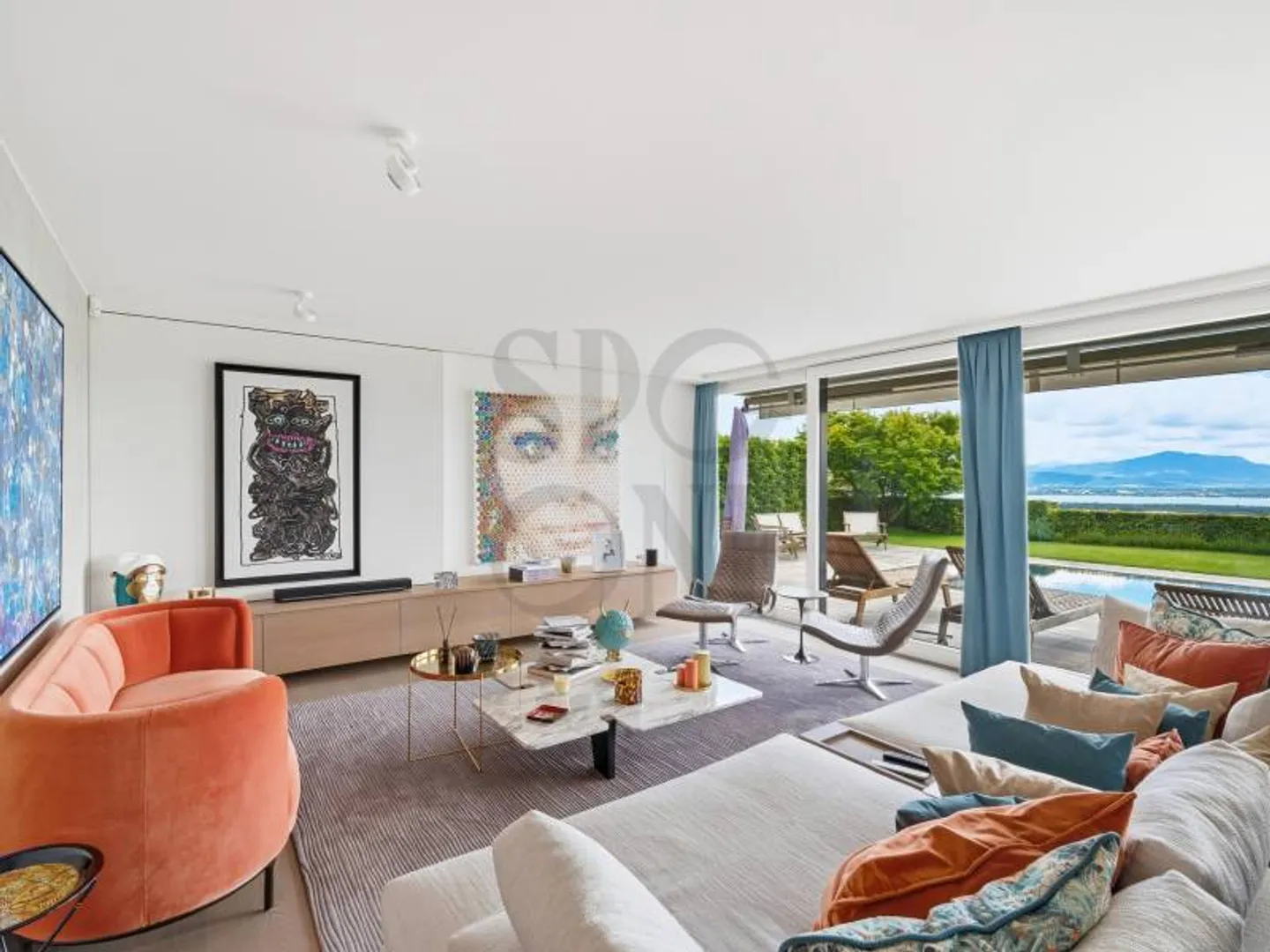 Sublime proprietà individuale con vista mozzafiato - Foto 3 di 11