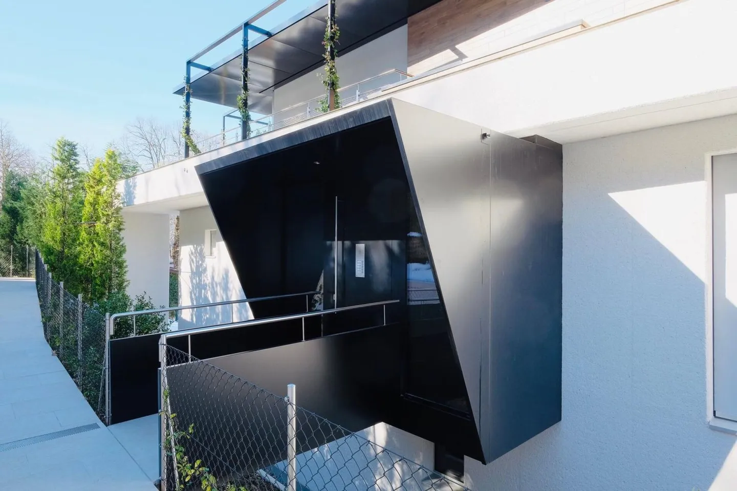 SORENGO · PRESTIGIOUS MODERN TRIPLEX WITH PRIVATE GARDEN - Photo 3 of 13