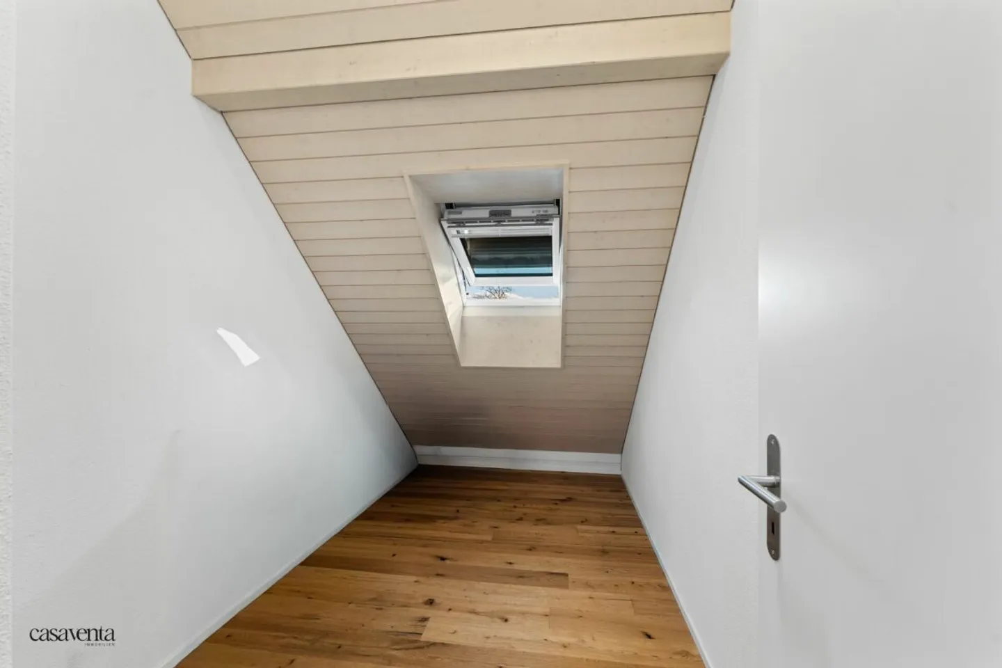 Moderno attico con carattere di casa unifamiliare - approvato dalla banca - Foto 18 di 23