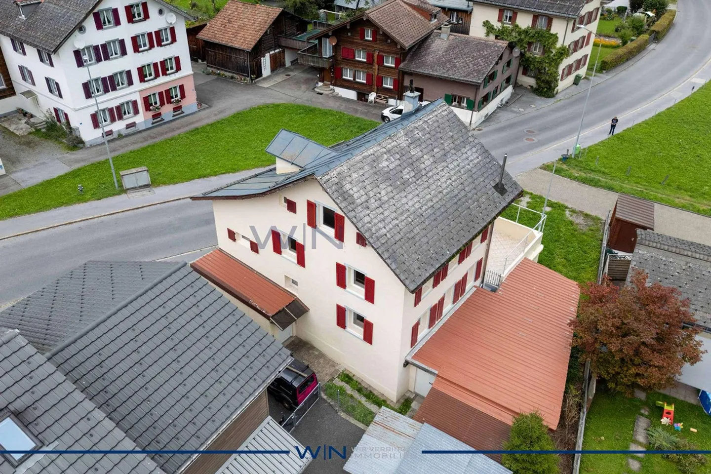 Charmantes Einfamilienhaus mit Garten - Foto 1 von 12