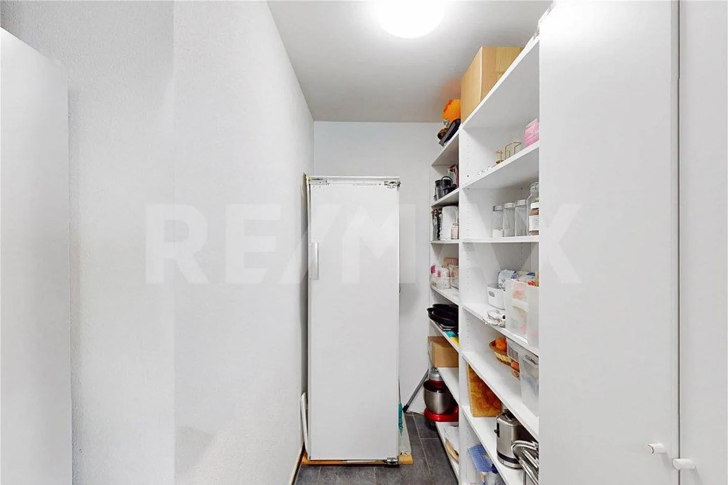 Appartamento 4,5 locali, 2 posti auto in garage sotterraneo, 110 m² + 30 m² di balcone, ascensore... - Foto 9 di 13