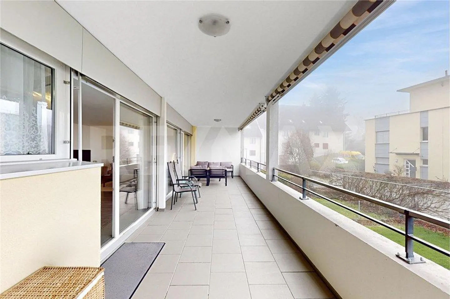 Appartamento 4,5 locali, 2 posti auto in garage sotterraneo, 110 m² + 30 m² di balcone, ascensore... - Foto 3 di 13