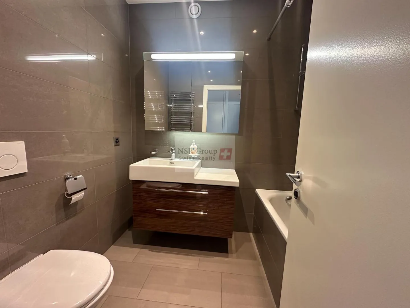 Petit-Saconnex - 4 camere in una residenza sicura con piscina - Foto 4 di 5