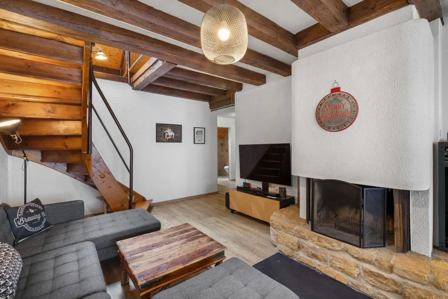 Appartamento Incantevole nel Cuore della Città - 5,5 Stanze con Galleria - Foto 4 di 13