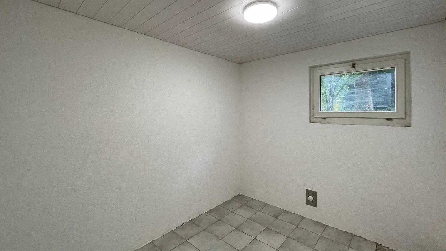 Espace polyvalent utilisable (Commercial/Atelier/Stockage/Bureau) d'environ 100 m² - Photo 6 sur 10