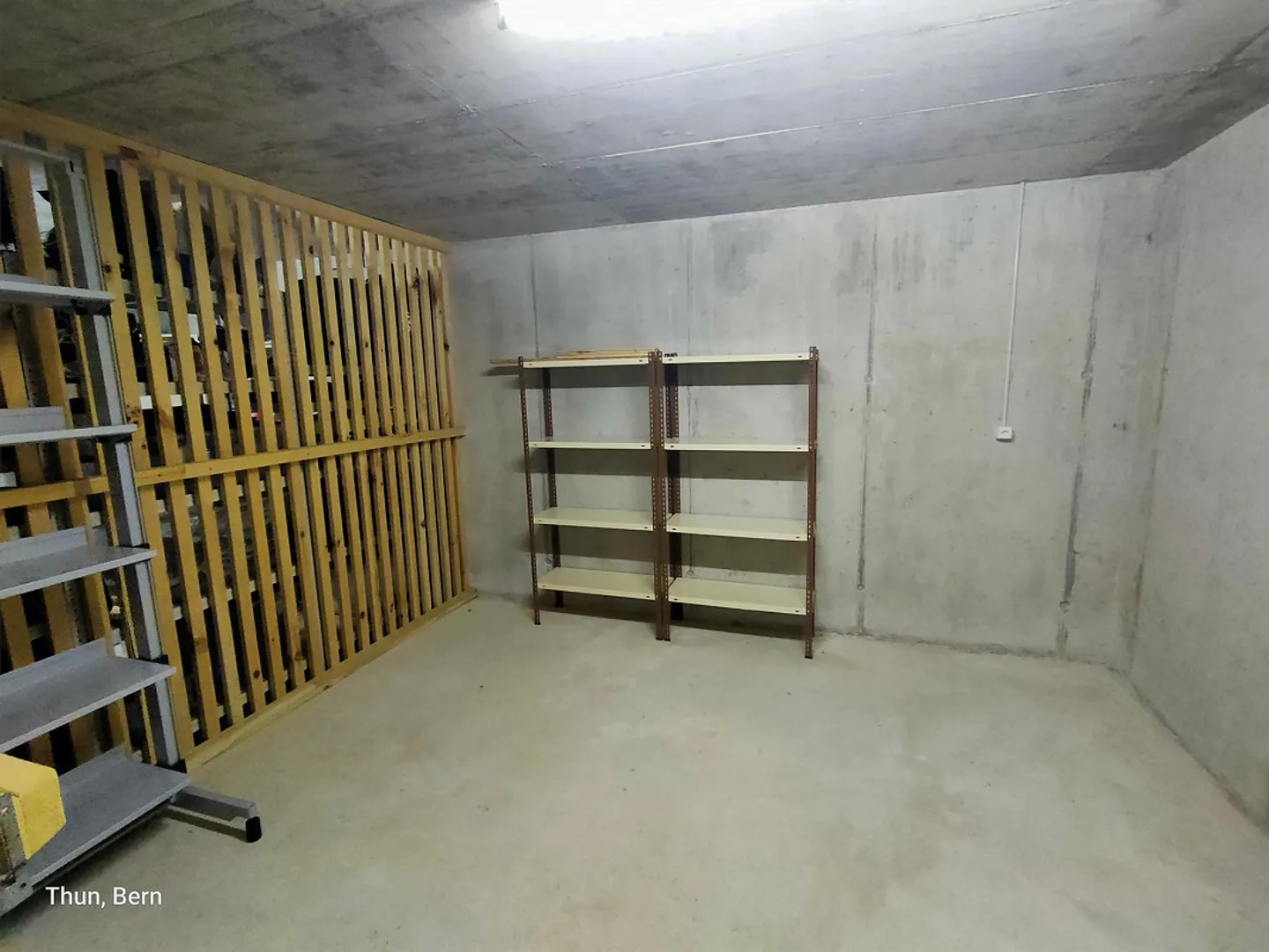 Charmante 2.5-Zimmer-Dachwohnung mit herrlicher Aussicht - Foto 10 von 10