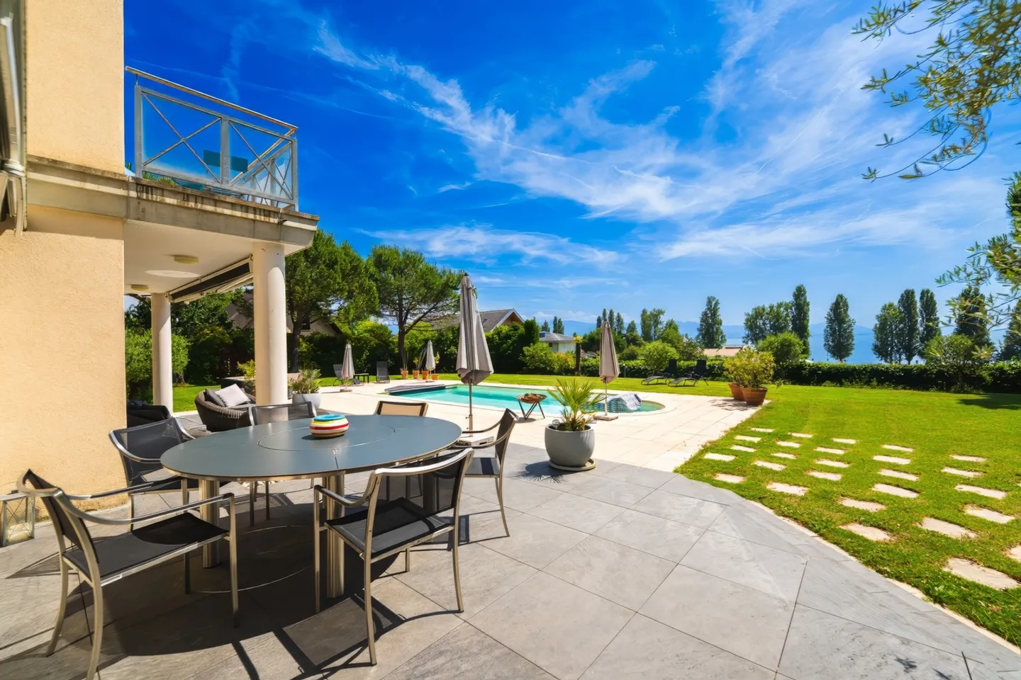 Exceptional Villa with Lake View - Photo 9 of 39