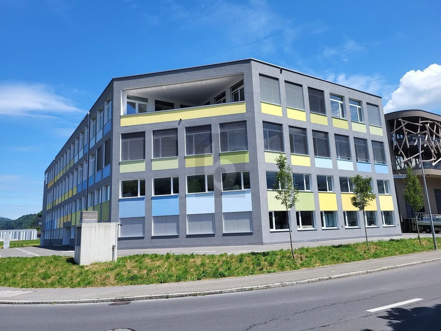 MODERN, GROSSZÜGIG UND ZENTRAL - Foto 1 von 4