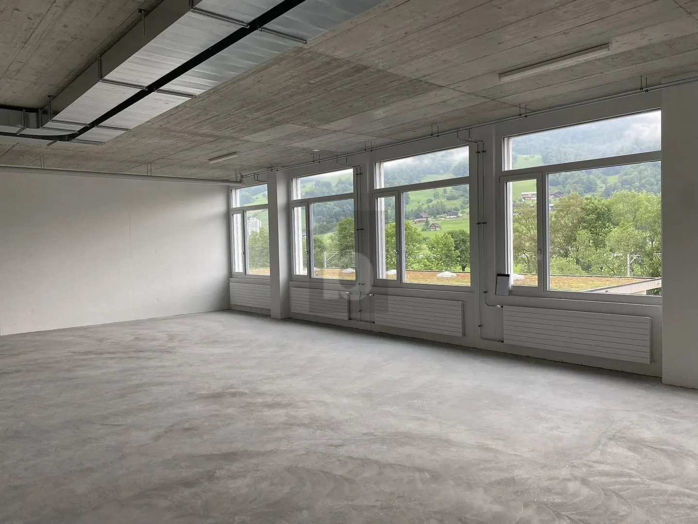 MODERN, GROSSZÜGIG UND ZENTRAL - Foto 2 von 4