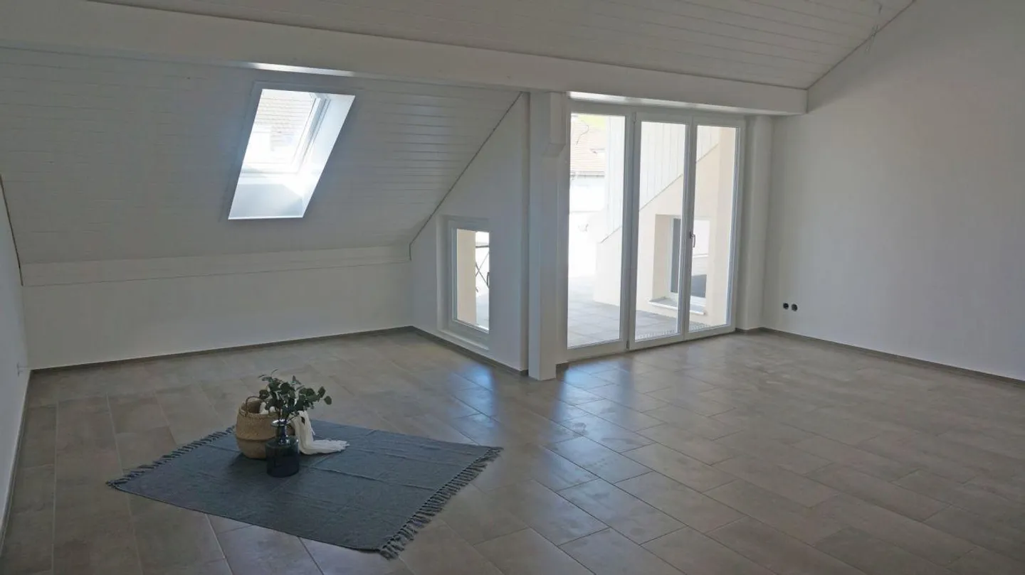 2.5-Room Attic Apartment in the Green - Schützewisstrasse 5 - Photo 3 of 11