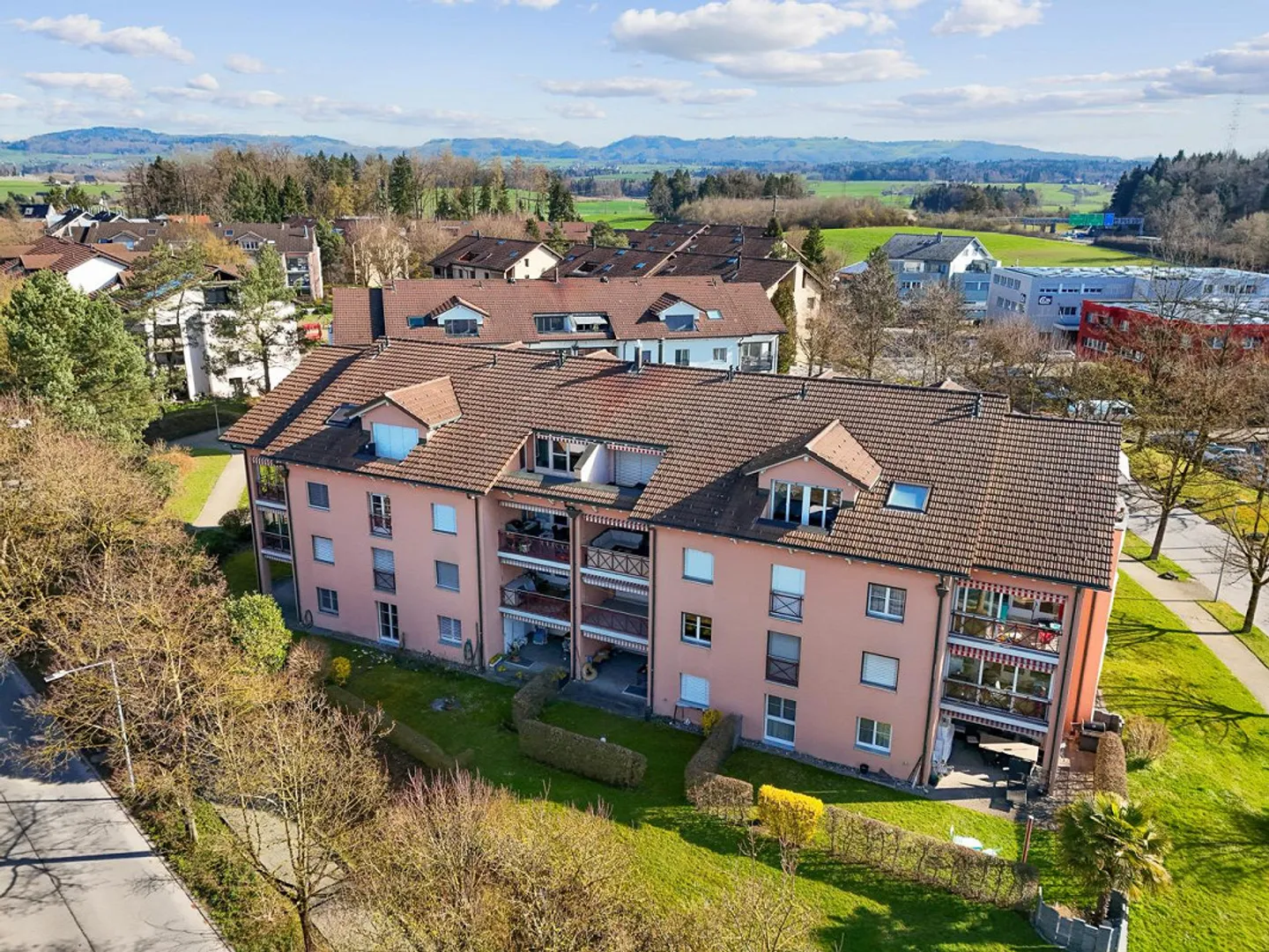 3.5-room apartment with potential in a good location in Cham - Photo 4 of 17