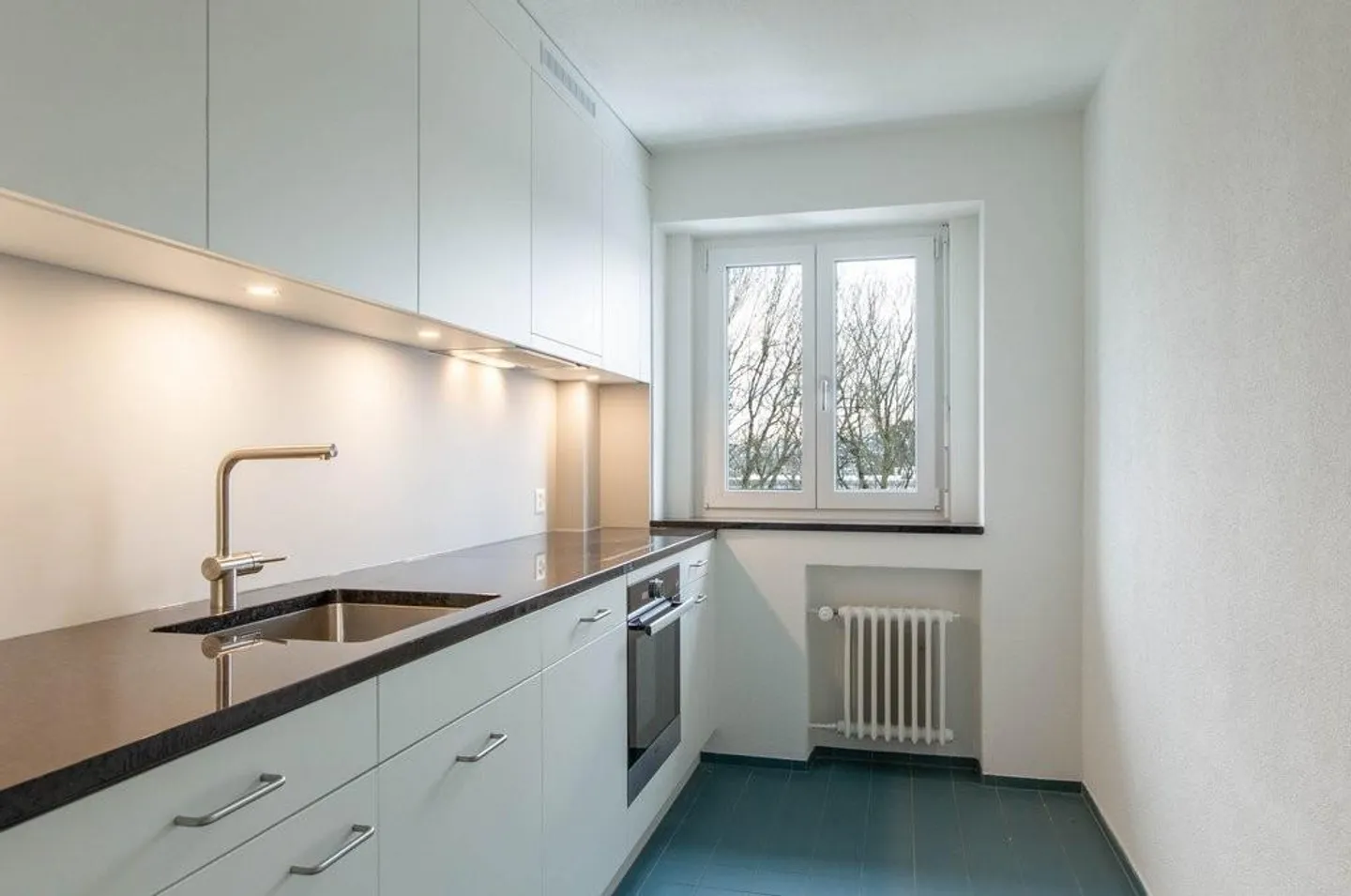Appartamento ristrutturato di 3 stanze a Zurigo-Seebach - Foto 3 di 7