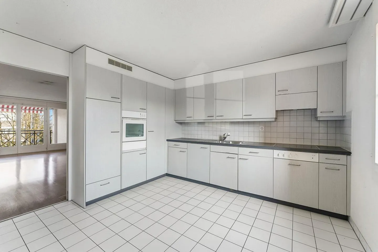 3.5-room apartment with potential in a good location in Cham - Photo 8 of 17