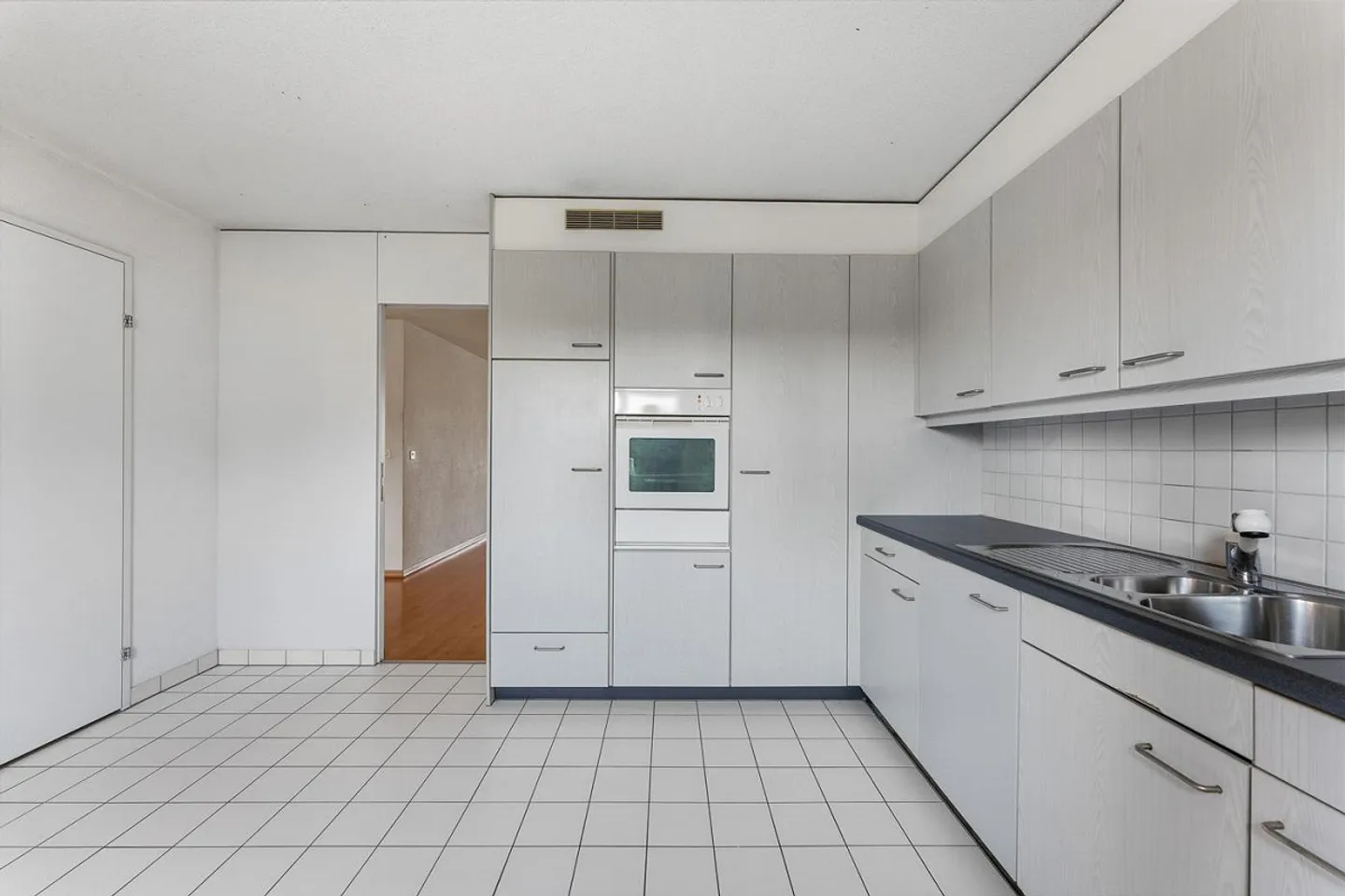 3.5-room apartment with potential in a good location in Cham - Photo 10 of 17