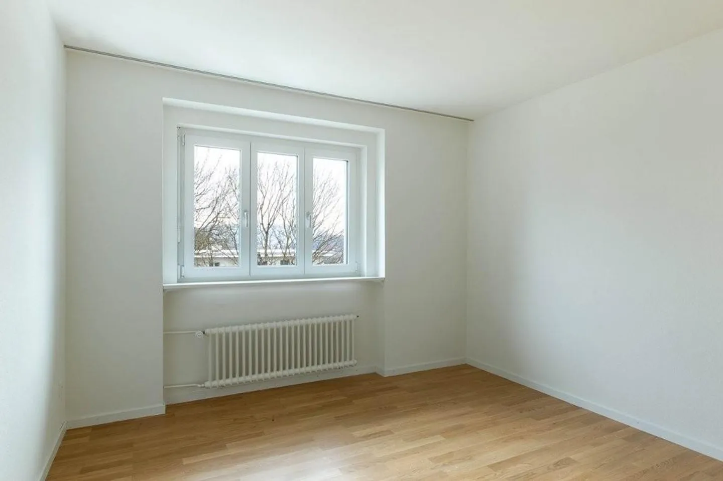Appartamento ristrutturato di 3 stanze a Zurigo-Seebach - Foto 5 di 7