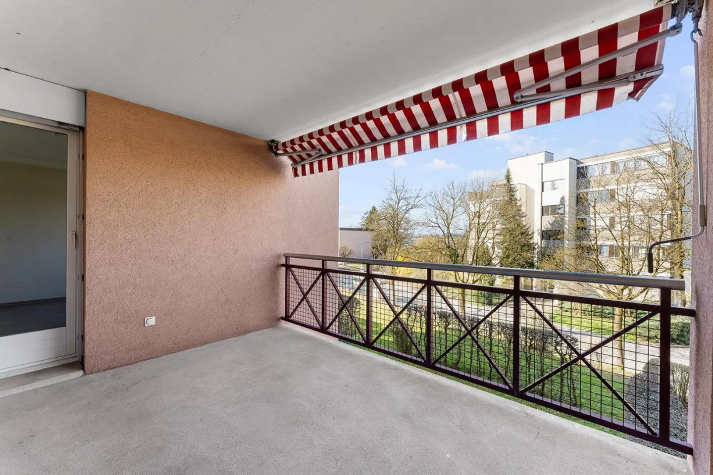 3.5-room apartment with potential in a good location in Cham - Photo 12 of 17