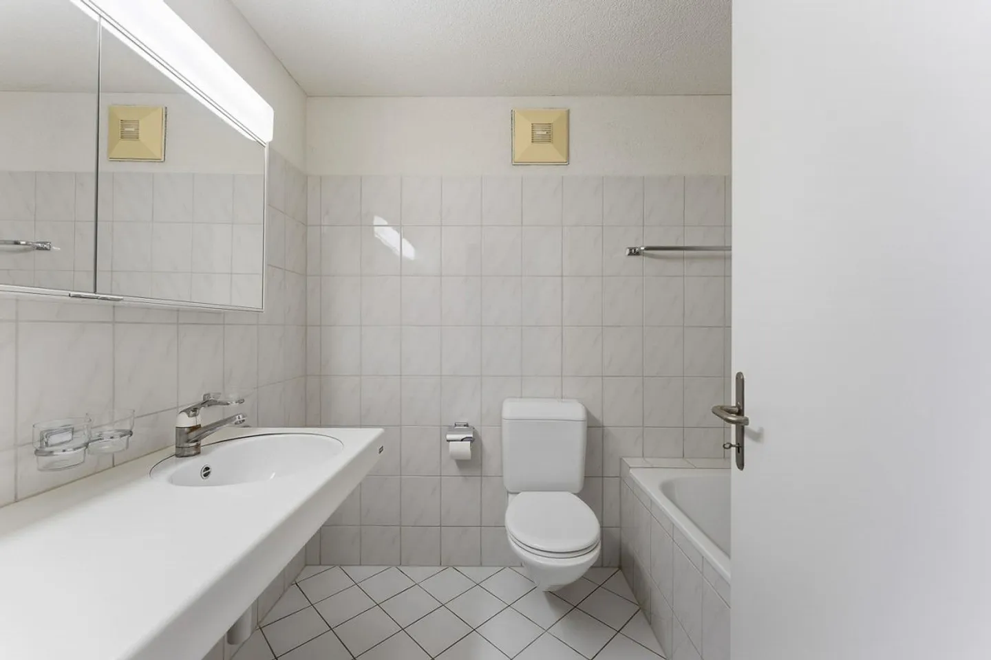 3.5-room apartment with potential in a good location in Cham - Photo 16 of 17