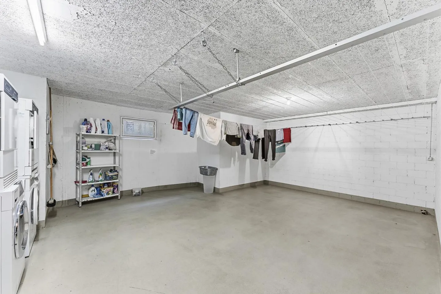 3.5-room apartment with potential in a good location in Cham - Photo 17 of 17