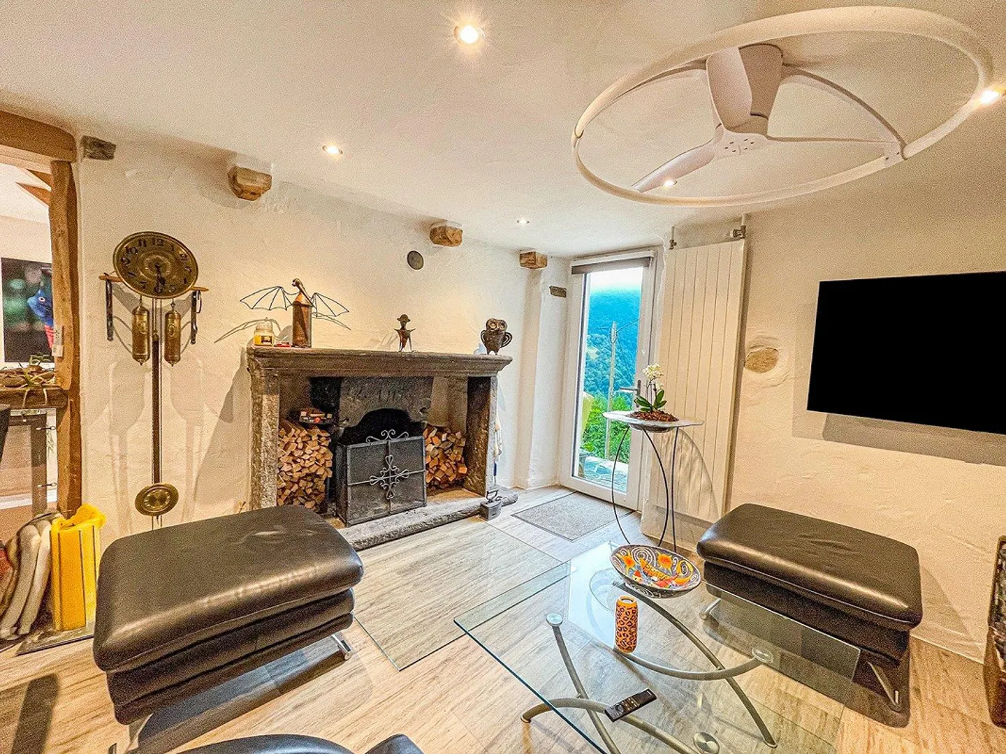 Casa unifamiliare con appartamento mansardato separato - Foto 10 di 13