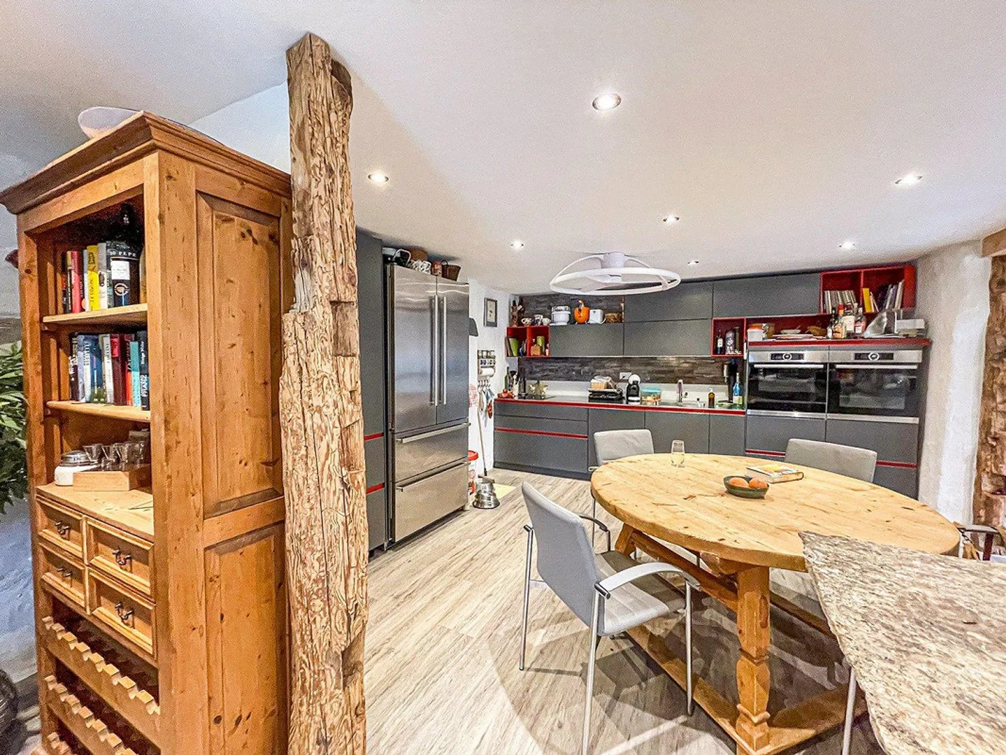 Casa unifamiliare con appartamento mansardato separato - Foto 11 di 13