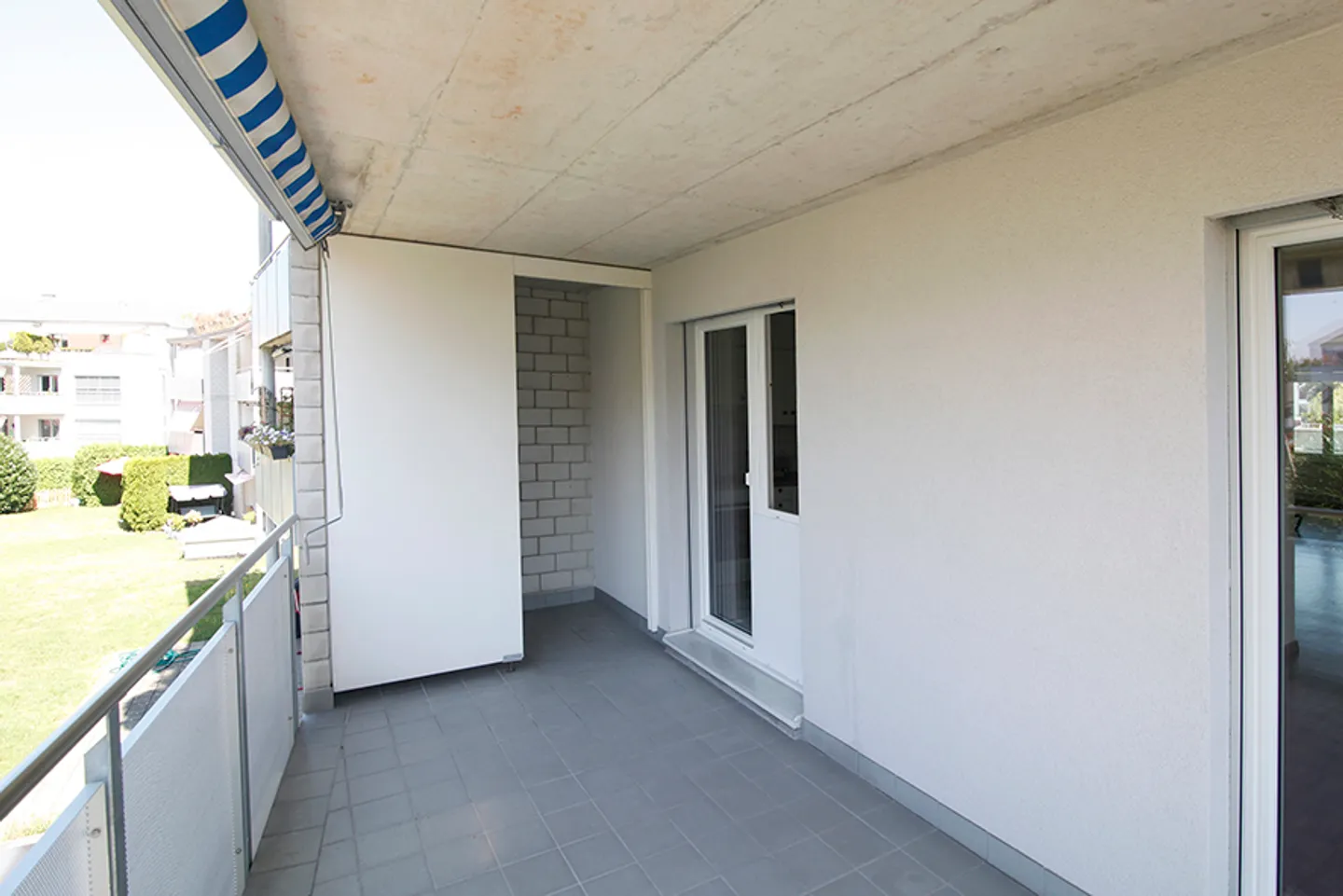 Modern Apartment with Courtyard - Photo 6 of 7