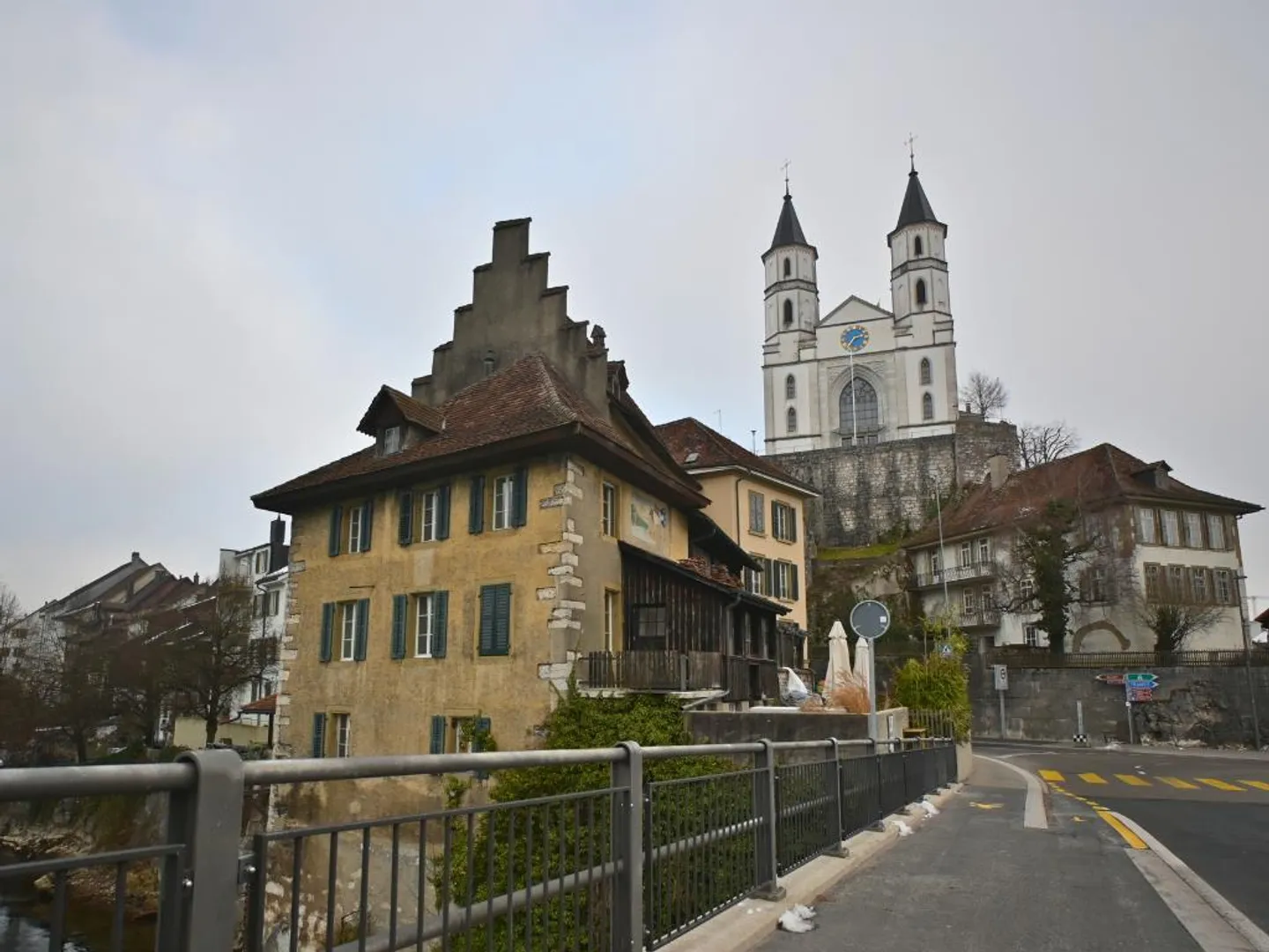 Edificio multifamiliare ad alto rendimento sull'Aare – 8 unità ristrutturate - Foto 2 di 12