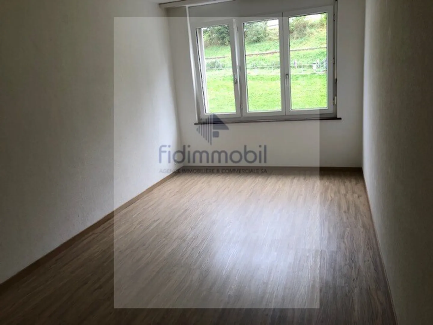 Appartamento spazioso con balcone - Foto 2 di 6