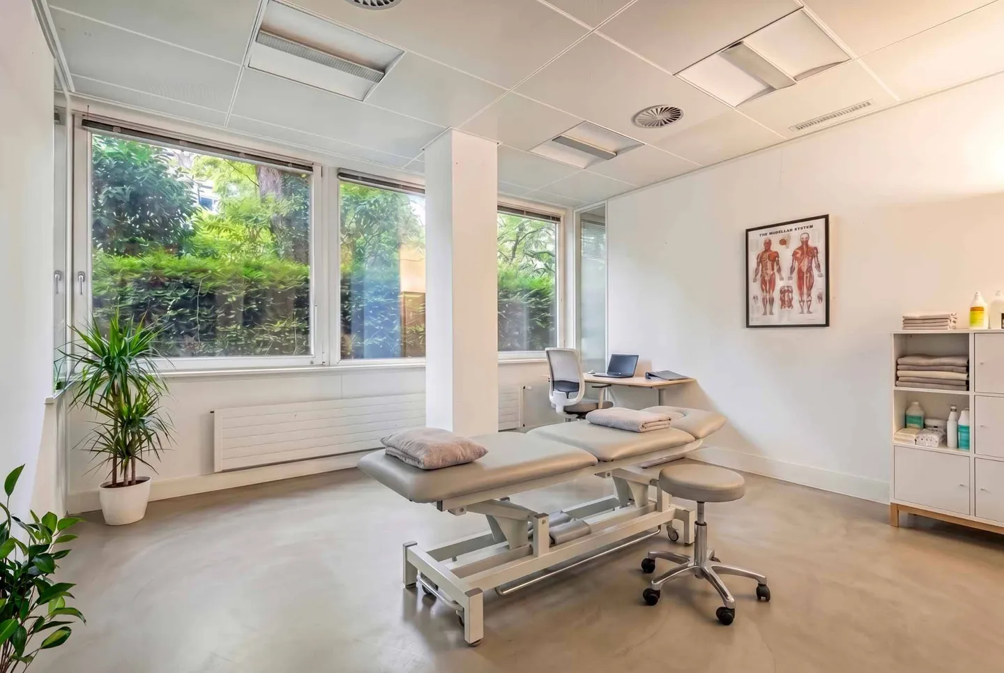 Lausanne-Ouchy - mixed ground floor area for rent renovated - Foto 6 di 8