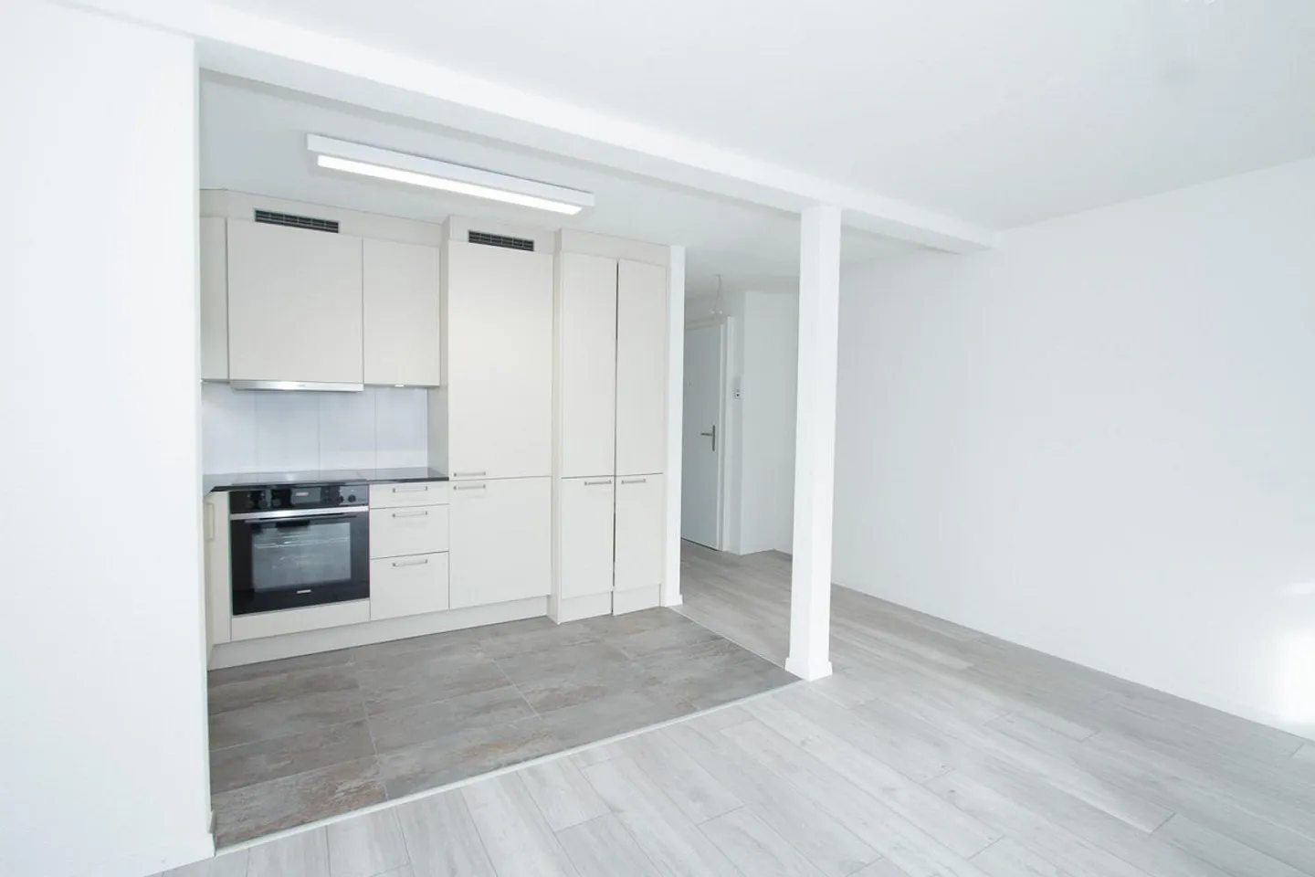 Ihr neues Zuhause mit atemberaubender Seesicht und Badeplatz - Photo 5 of 10