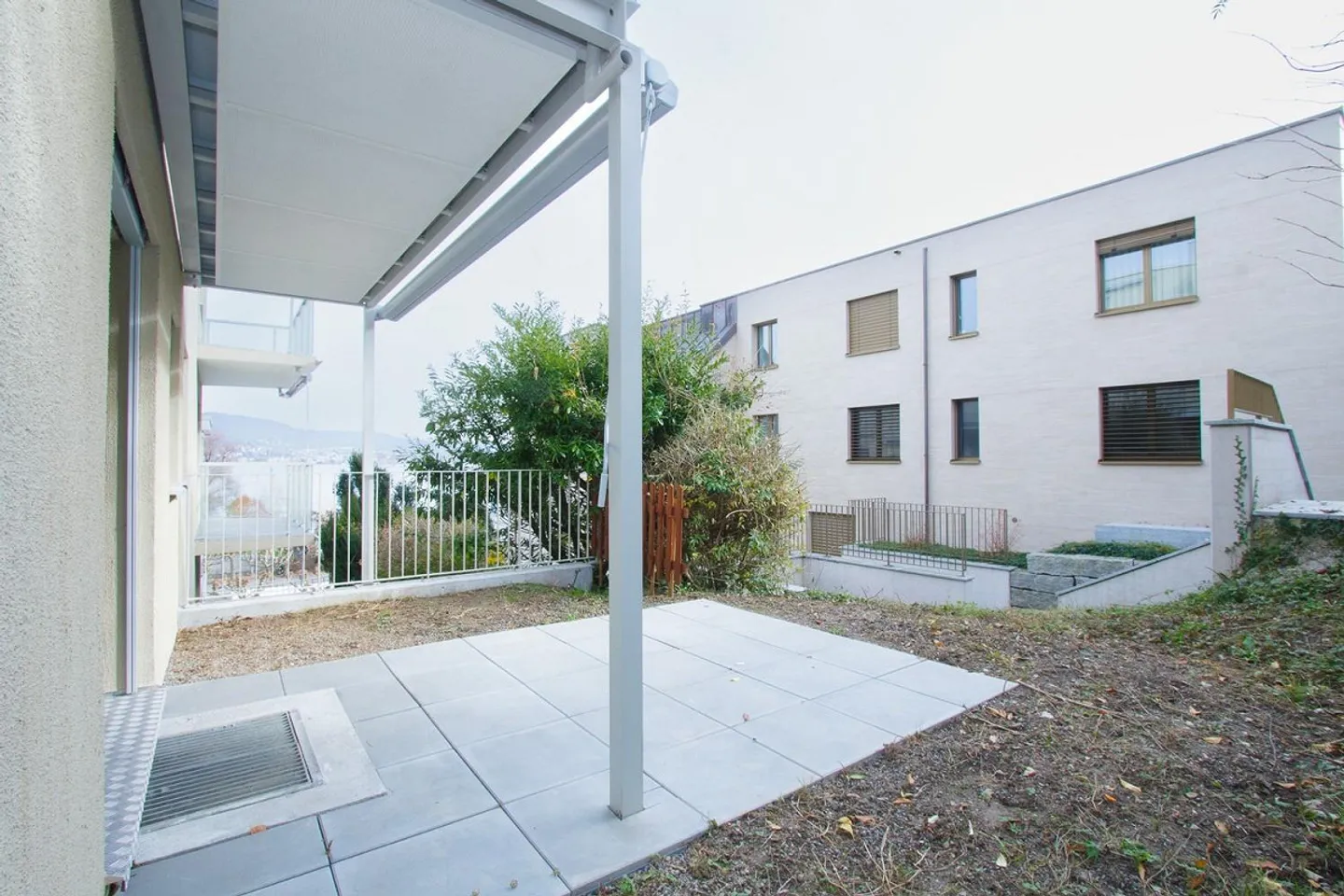 Ihr neues Zuhause mit atemberaubender Seesicht und Badeplatz - Photo 7 of 10