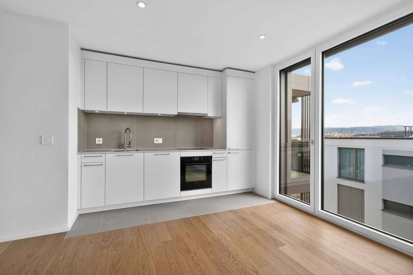 Apartment for rent - Photo 1 of 9