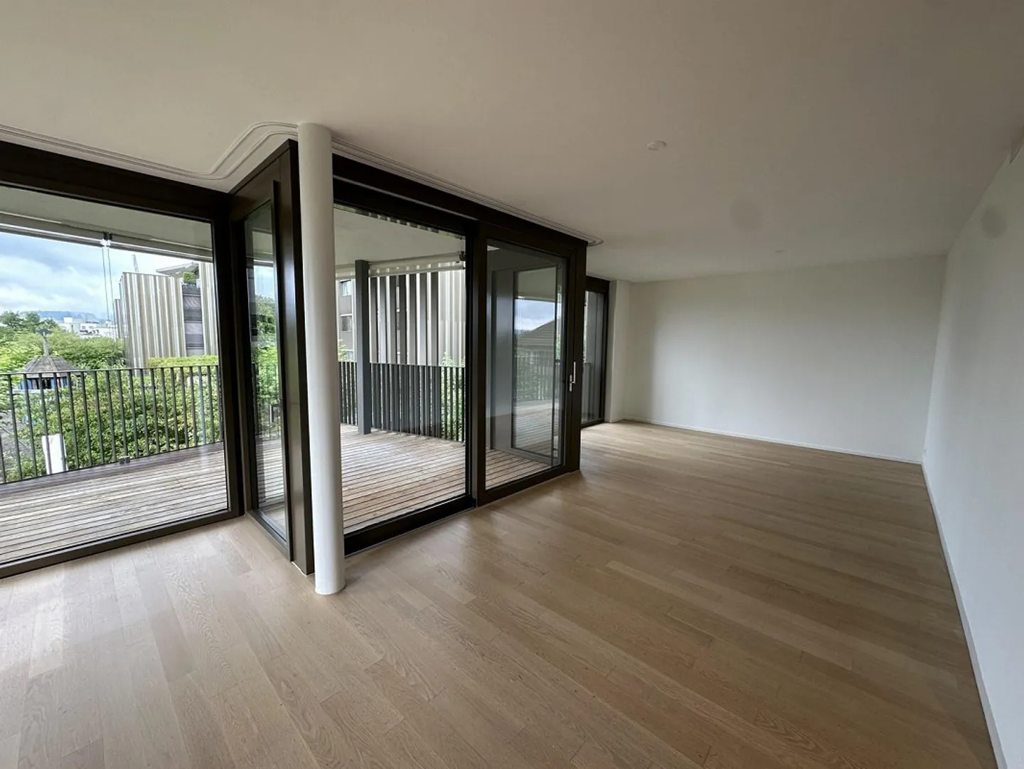 Modern 4.5-room apartment on the 2nd floor in a quiet neighborhood - Photo 4 of 10