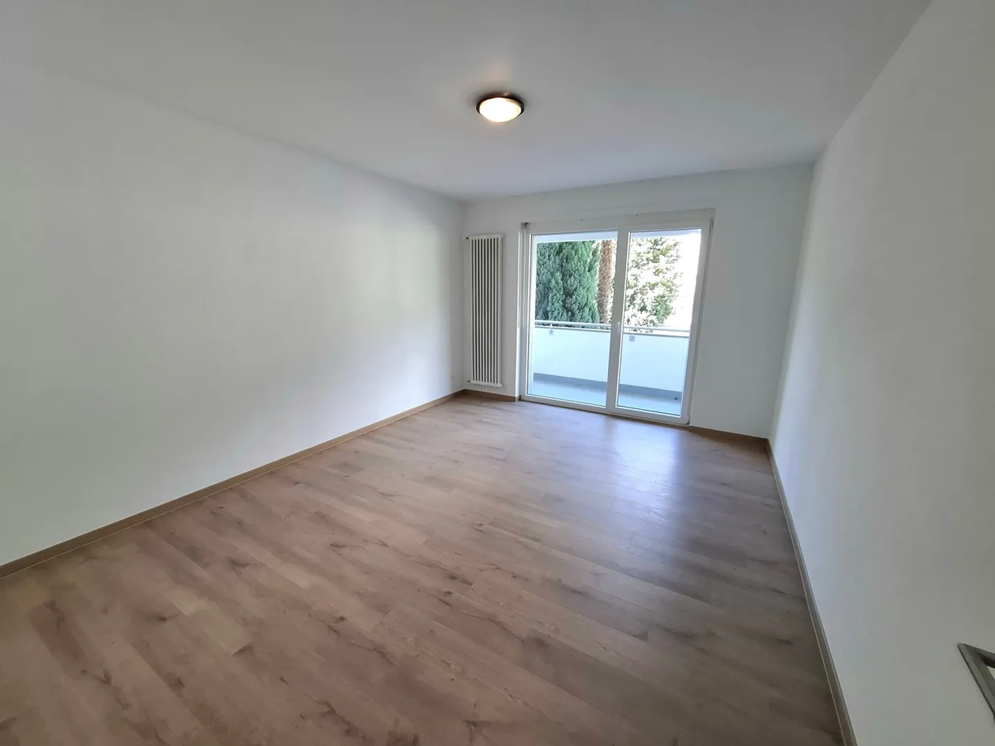 Helles und geräumiges Apartment mit 3,5 Zimmern in Castione, Kanton TI - Foto 9 von 13