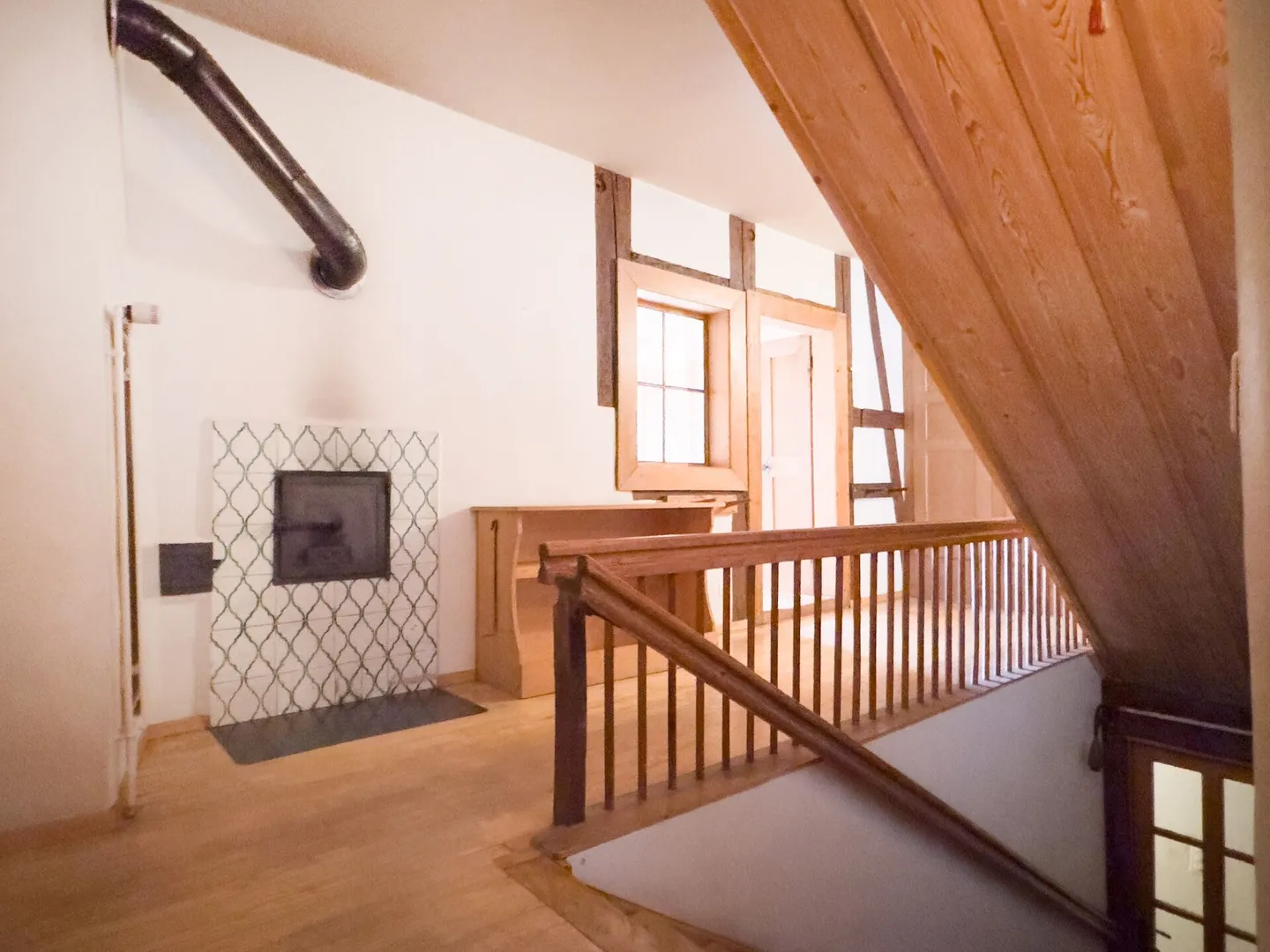 Maison de ville historique de 10 pièces avec tour de guet privée et jardin enchanteur dans le Stedtli historique de Laupen - Photo 9 sur 32