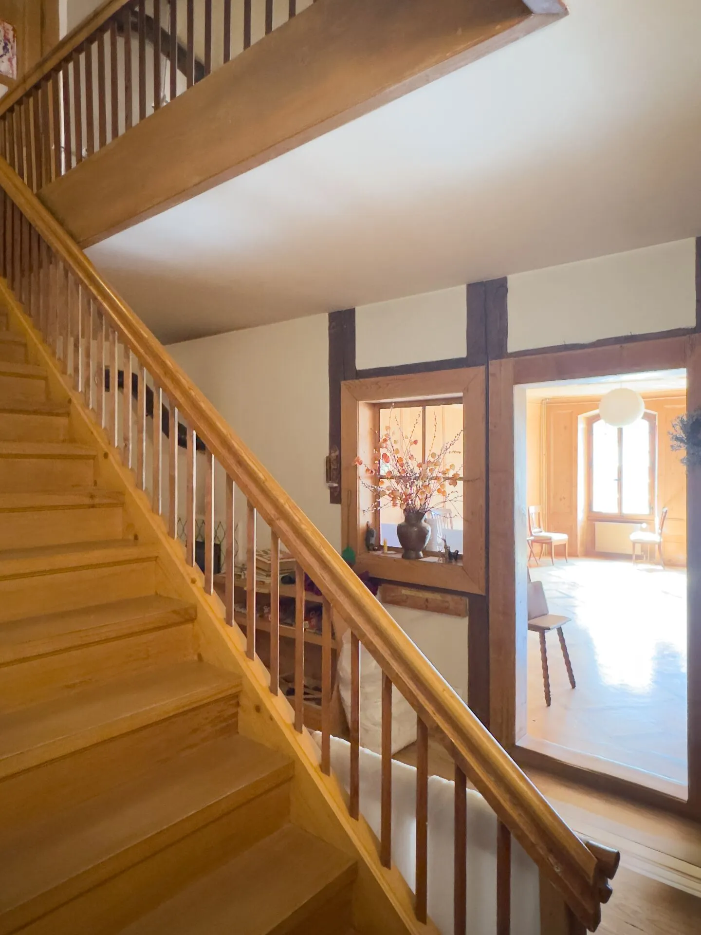 Maison de ville historique de 10 pièces avec tour de guet privée et jardin enchanteur dans le Stedtli historique de Laupen - Photo 13 sur 32