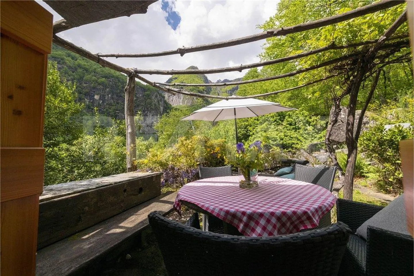 Rustic immersed in nature - Photo 10 of 13