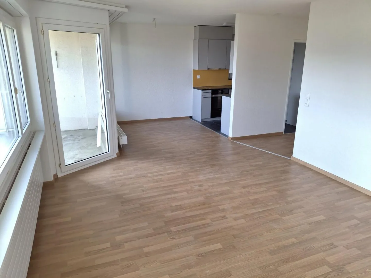 3.5 Room Apartment - Photo 2 of 9